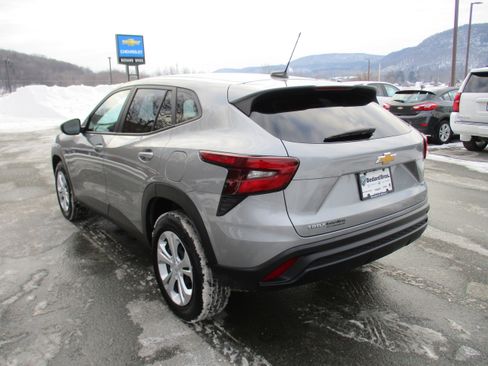 Certified 2024 Chevrolet Trax LS w/ Driver Confidence Package image 7