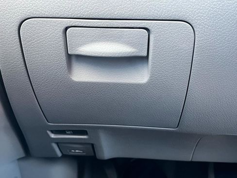 Used 2010 Toyota Highlander 4WD image 30