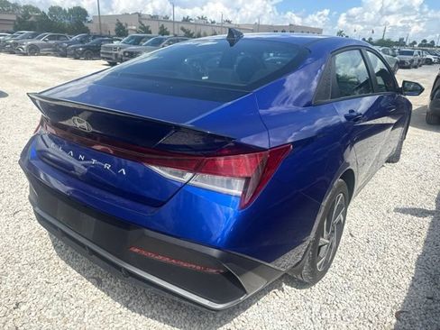 Used 2025 Hyundai Elantra Sport FWD image 6
