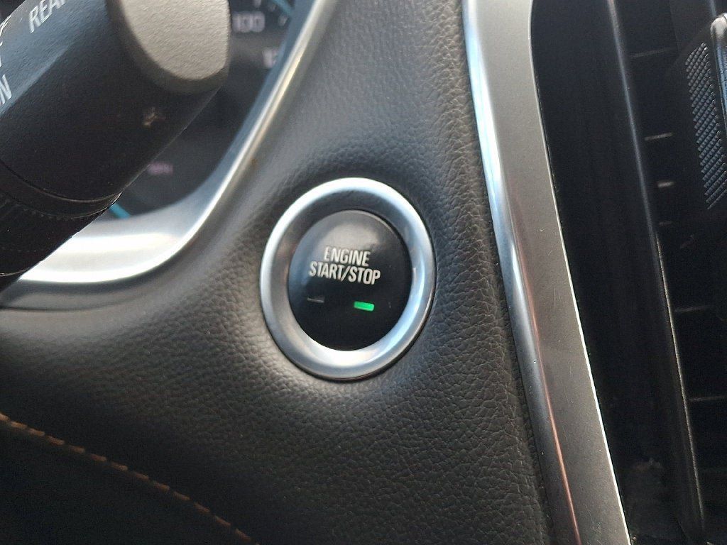 Certified 2021 Chevrolet Traverse LT FWD image 23