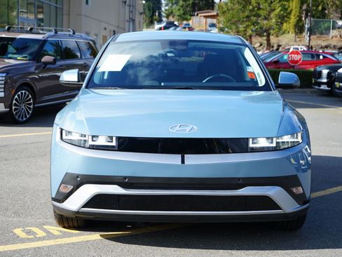 Used 2025 Hyundai Ioniq 5 SE image 2