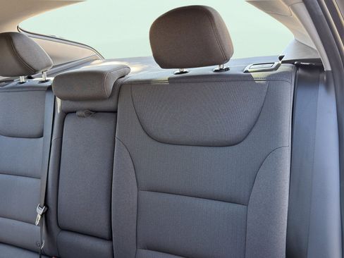 Used 2020 Hyundai Ioniq SE image 19