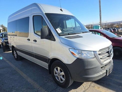 Used 2021 Mercedes-Benz Sprinter 2500 image 1