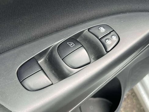 Used 2019 Nissan Sentra SV w/ Special Edition Package FWD image 18