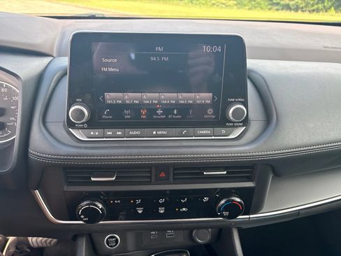 Used 2023 Nissan Rogue S FWD image 11