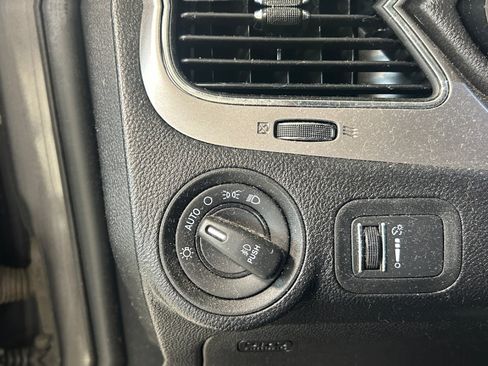 Used 2019 Dodge Journey Crossroad w/ Navigation Group FWD image 23