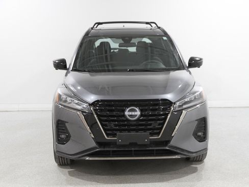 Used 2024 Nissan Kicks SR w/ Exterior Package image 2