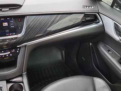 Used 2021 Cadillac XT6 Premium Luxury AWD/4WD image 6