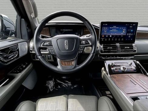 Used 2022 Lincoln Navigator Black Label AWD/4WD image 8