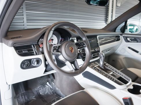 Certified 2021 Porsche Macan GTS AWD/4WD image 4