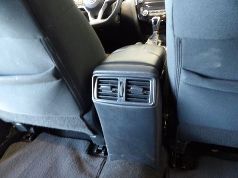 Used 2018 Nissan Rogue SV FWD image 21