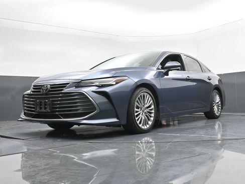 Used 2022 Toyota Avalon Limited image 22
