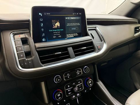 Used 2022 Chevrolet Tahoe LT w/ Luxury Package image 14