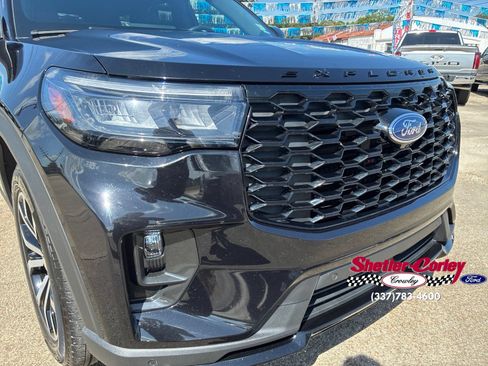 Used 2025 Ford Explorer ST-Line AWD/4WD image 4
