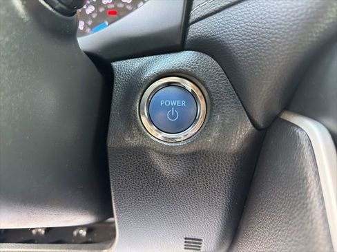 Used 2022 Toyota RAV4 XLE Premium image 20