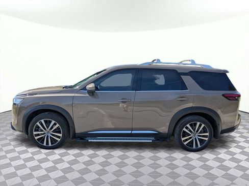 Used 2024 Nissan Pathfinder Platinum w/ Cargo Package FWD image 7