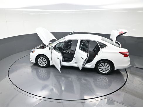 Used 2017 Nissan Sentra S image 15