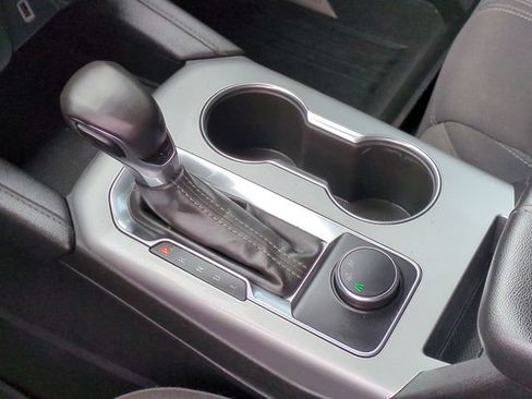 Used 2019 Chevrolet Blazer LT FWD image 16