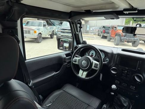 Used 2012 Jeep Wrangler Unlimited Sahara AWD/4WD image 87