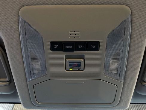 Used 2025 Toyota RAV4 XLE FWD image 17