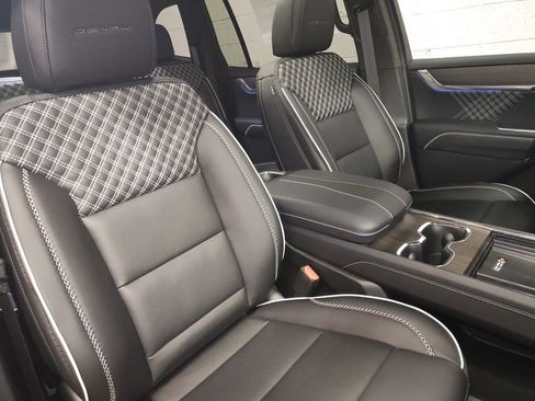 New 2026 GMC Acadia Denali w/ Super Cruise Package image 9