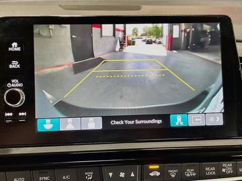 Used 2025 Honda Odyssey Touring image 14