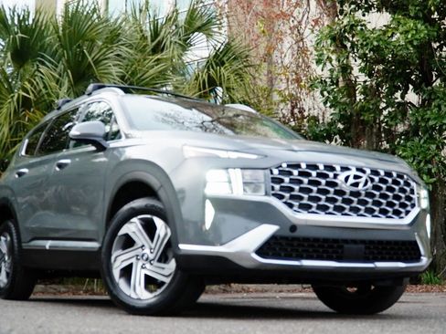 Used 2022 Hyundai Santa Fe SEL w/ Convenience + Premium Package AWD/4WD image 2