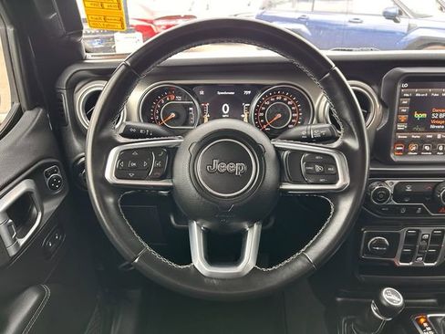 Used 2020 Jeep Gladiator Overland image 18