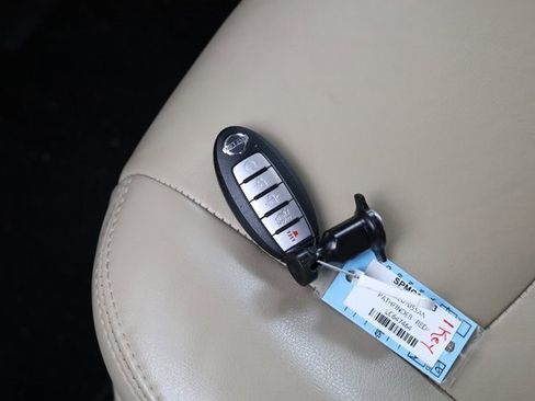 Used 2020 Nissan Pathfinder SL image 30