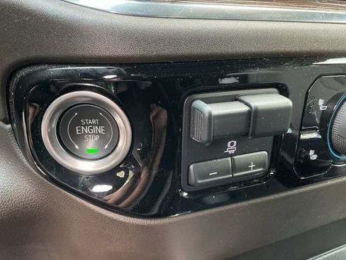 Used 2025 Chevrolet Silverado 1500 RST AWD/4WD image 26