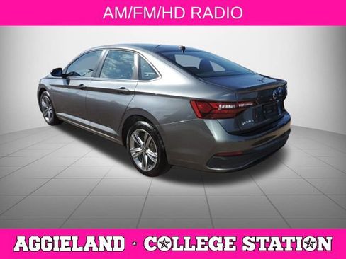 Used 2024 Volkswagen Jetta SE FWD image 6