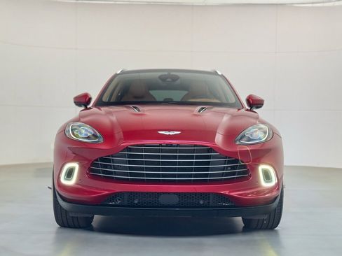 Used 2021 Aston Martin DBX image 47