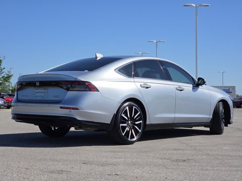 Used 2024 Honda Accord Touring image 19
