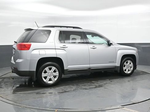 Used 2015 GMC Terrain SLE image 2