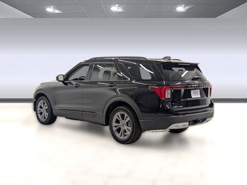 New 2026 Ford Explorer Active w/ Active Comfort Package image 2