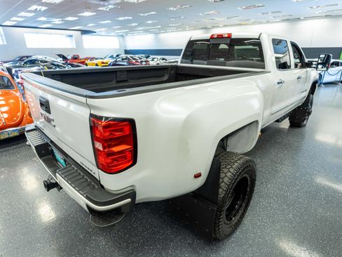 Used 2018 GMC Sierra 3500 Denali AWD/4WD image 6