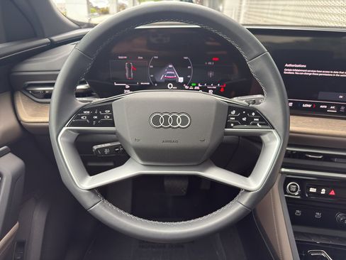Used 2025 Audi Q5 Prestige AWD/4WD image 16