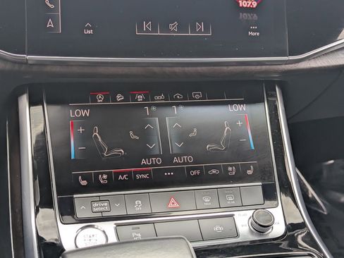 Used 2019 Audi Q8 Premium Plus AWD/4WD image 21