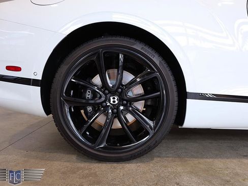 Used 2021 Bentley Continental GT V8 AWD/4WD image 37