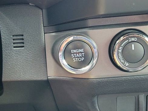 Used 2019 Toyota Tacoma TRD Off-Road AWD/4WD image 22