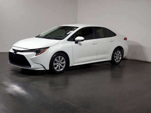 Used 2020 Toyota Corolla LE image 5