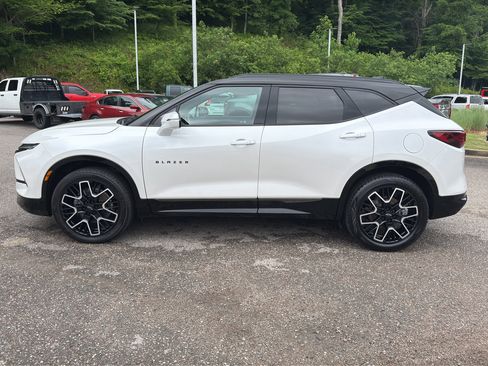 Used 2023 Chevrolet Blazer RS FWD image 6