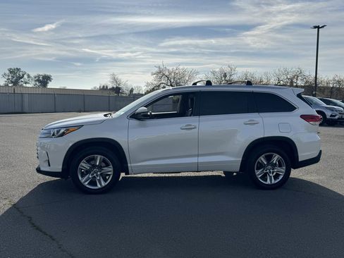 Used 2018 Toyota Highlander Limited image 48