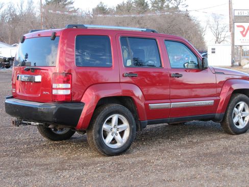 Used 2012 Jeep Liberty Sport image 2