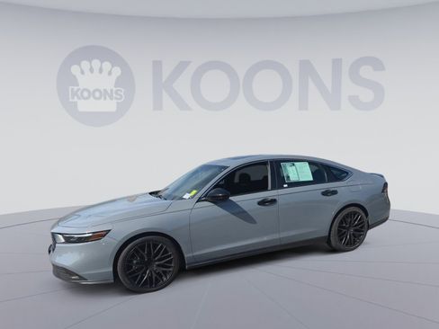 Used 2025 Honda Accord Sport image 7