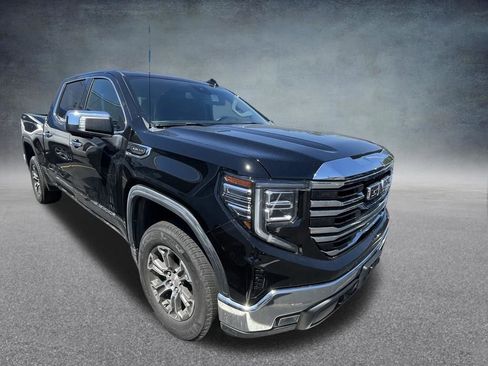 Used 2025 GMC Sierra 1500 SLT AWD/4WD image 3