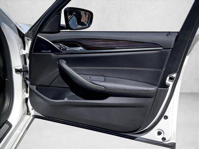 Used 2019 BMW 540i w/ Premium Package RWD image 18