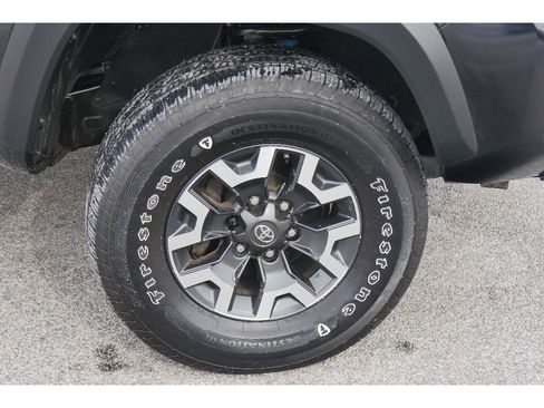Used 2019 Toyota Tacoma TRD Off-Road w/ Technology Package image 28