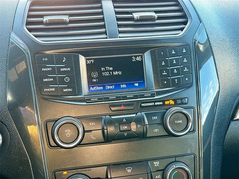 Certified 2019 Ford Explorer XLT w/ Class III Trailer Tow Package image 12