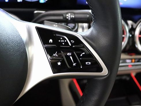 Certified 2025 Mercedes-Benz GLB 250 4MATIC image 6